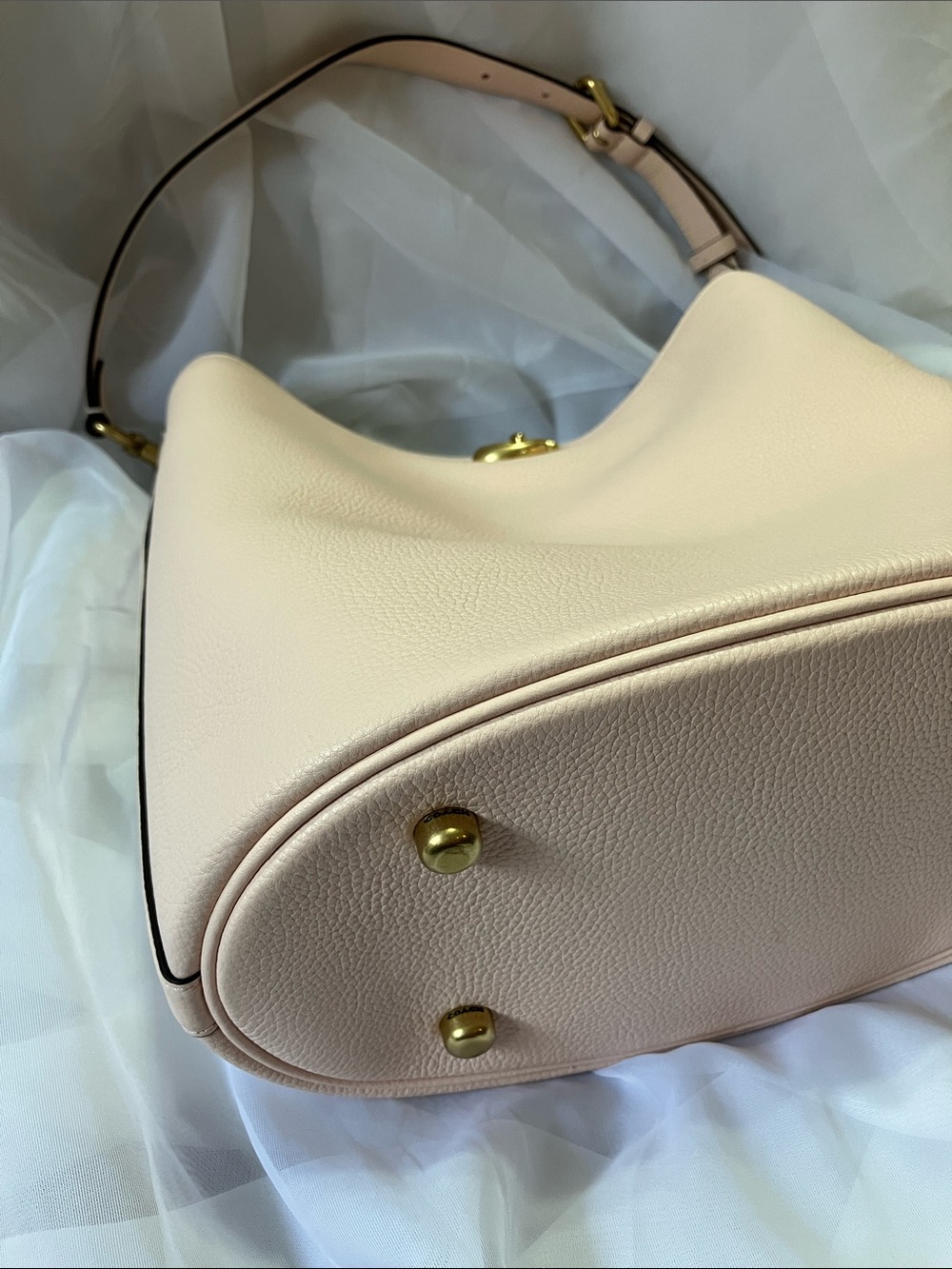 Willow Soft Bucket Bag - Picture 13 of 16